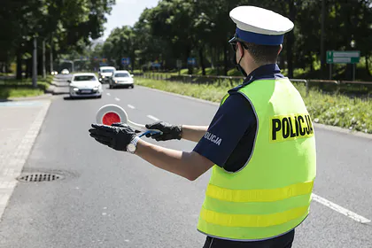 ile punktów karnych za jazdę z telefonem. (money.pl)
